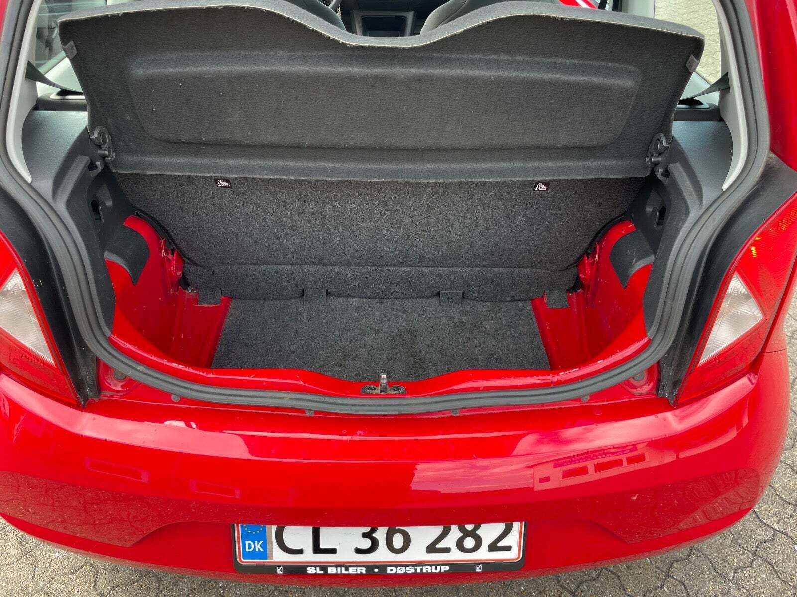 Rød Seat Mii fra 2015