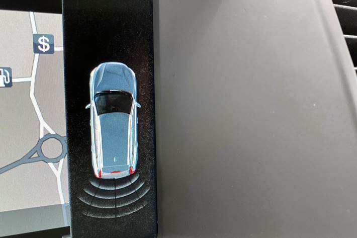 Grå Volvo V60 fra 2015