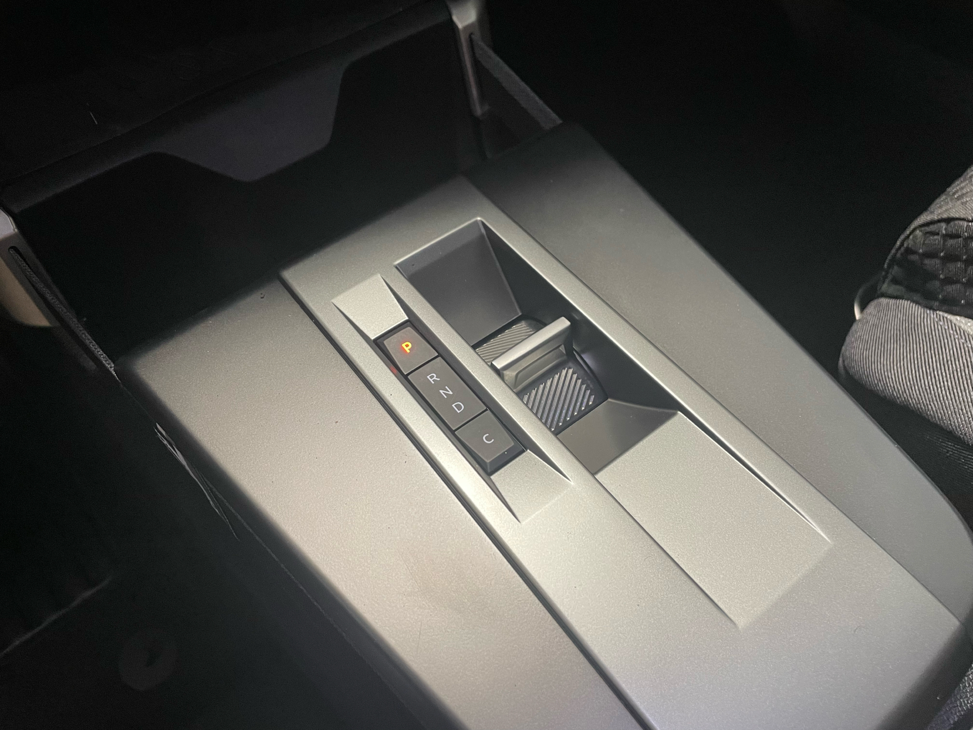 Sølv Opel Frontera fra 2025