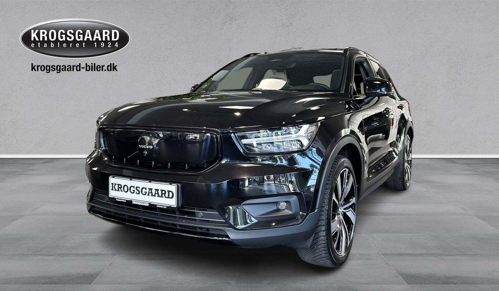 Sort Volvo XC40 fra 2020 set udefra