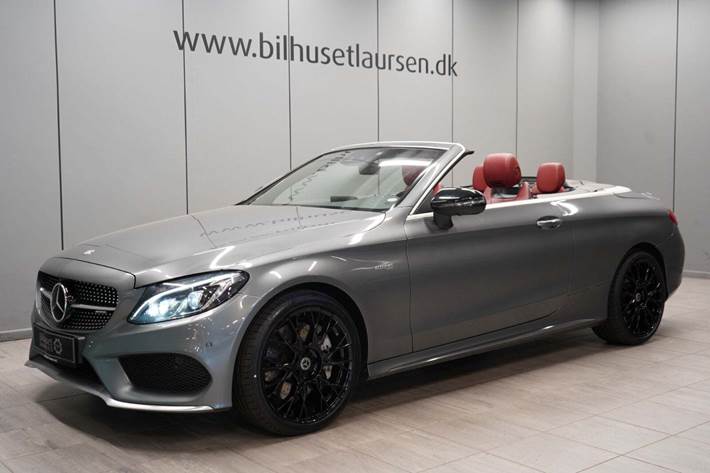 Grå Mercedes C43 fra 2016 set udefra