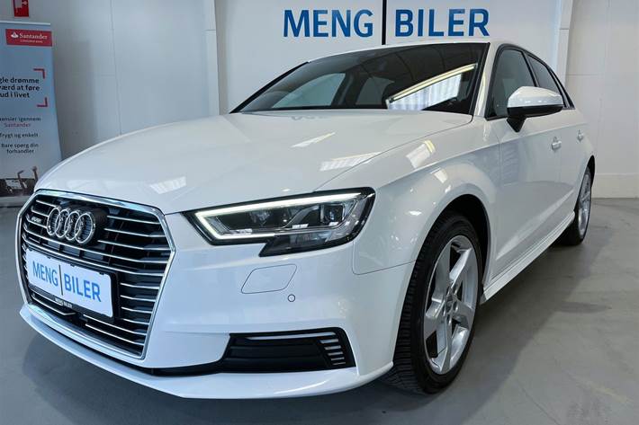 Hvid Audi A3 fra 2020 set udefra