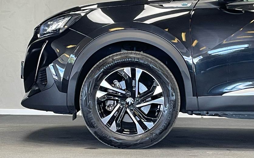 Peugeot e-2008