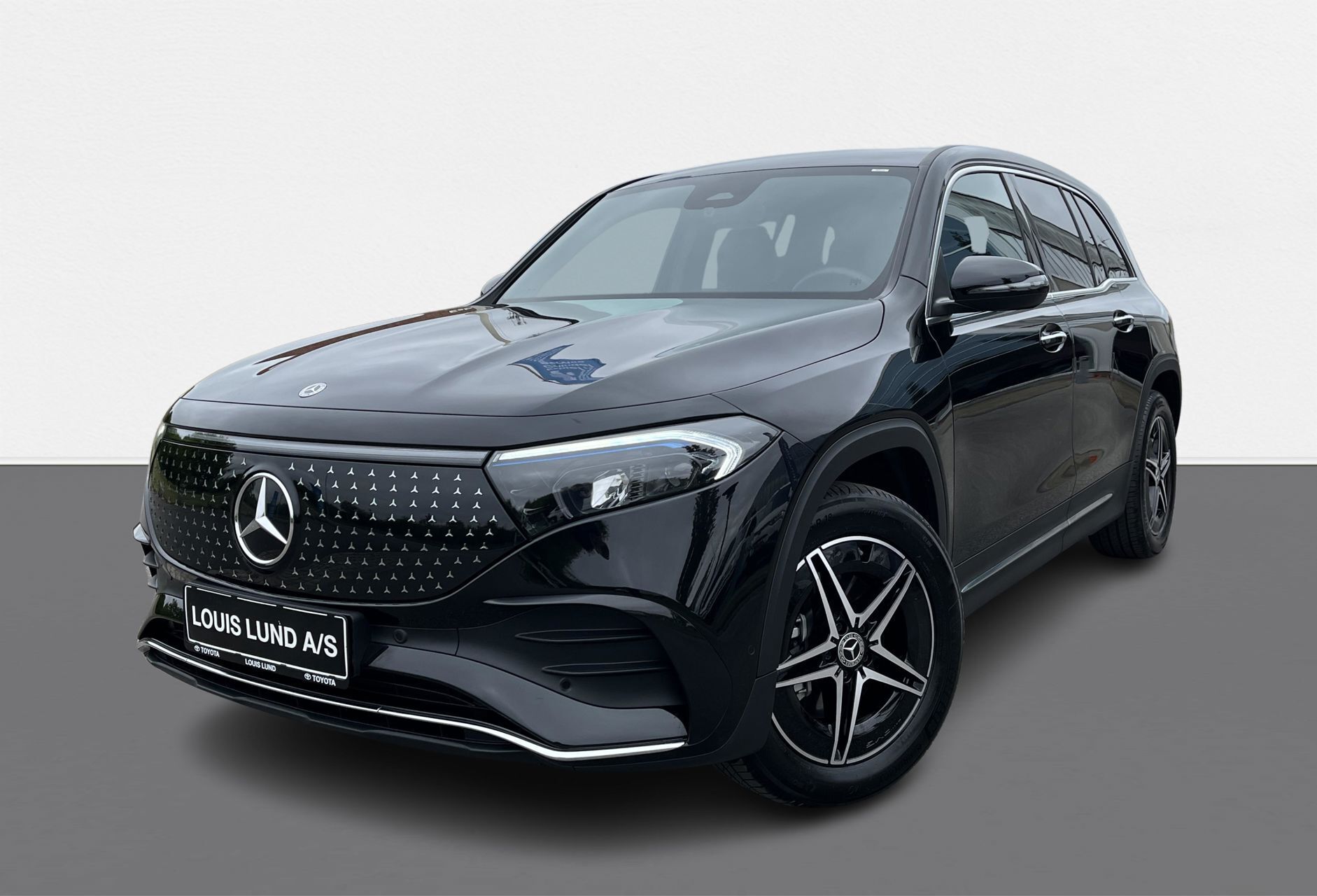 Sort Mercedes EQB 250+ fra 2024 set udefra