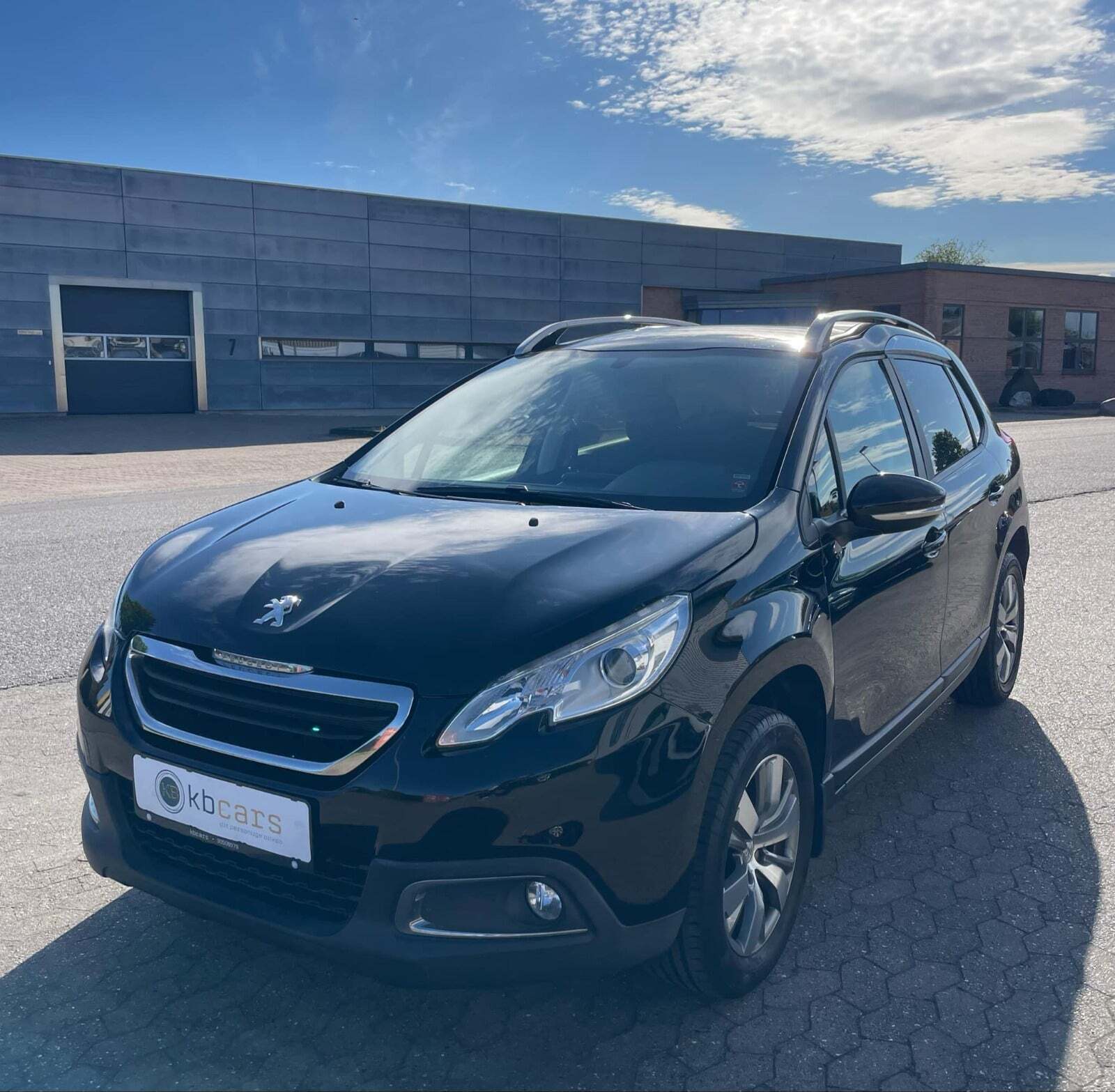 Sort Peugeot 2008 fra 2014
