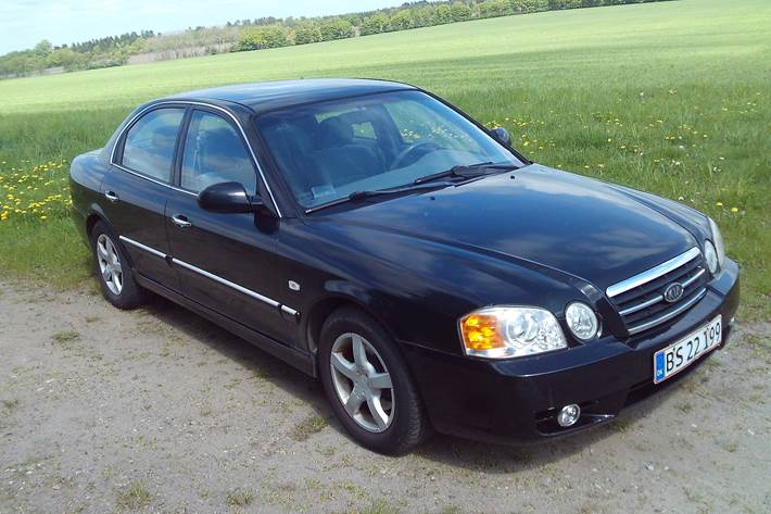 Sort Kia Magentis fra 2003