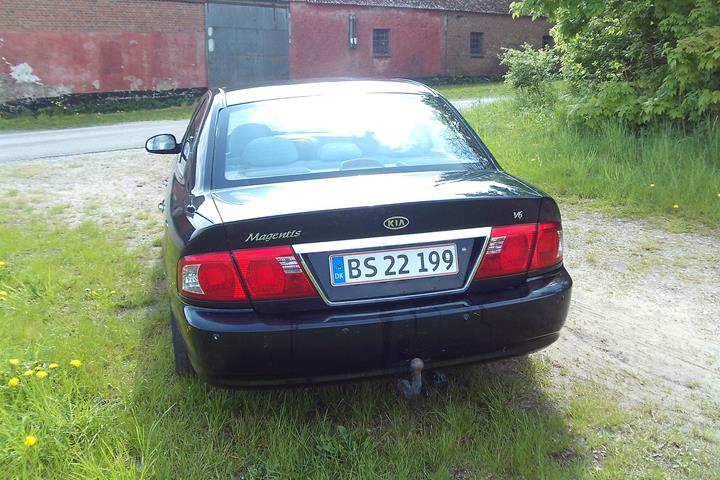 Sort Kia Magentis fra 2003