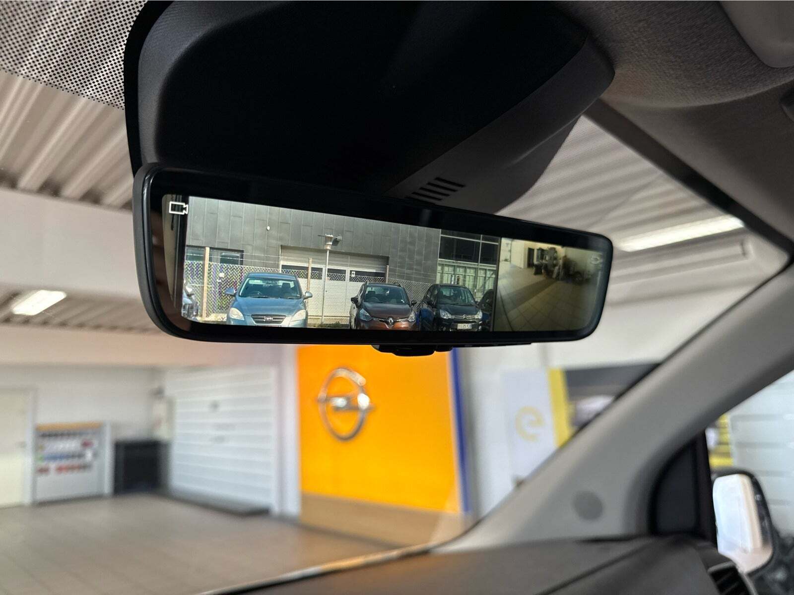 Hvid Peugeot Expert fra 2025