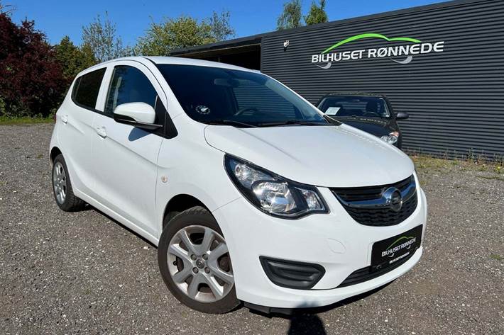 Hvid Opel Karl fra 2016 set udefra
