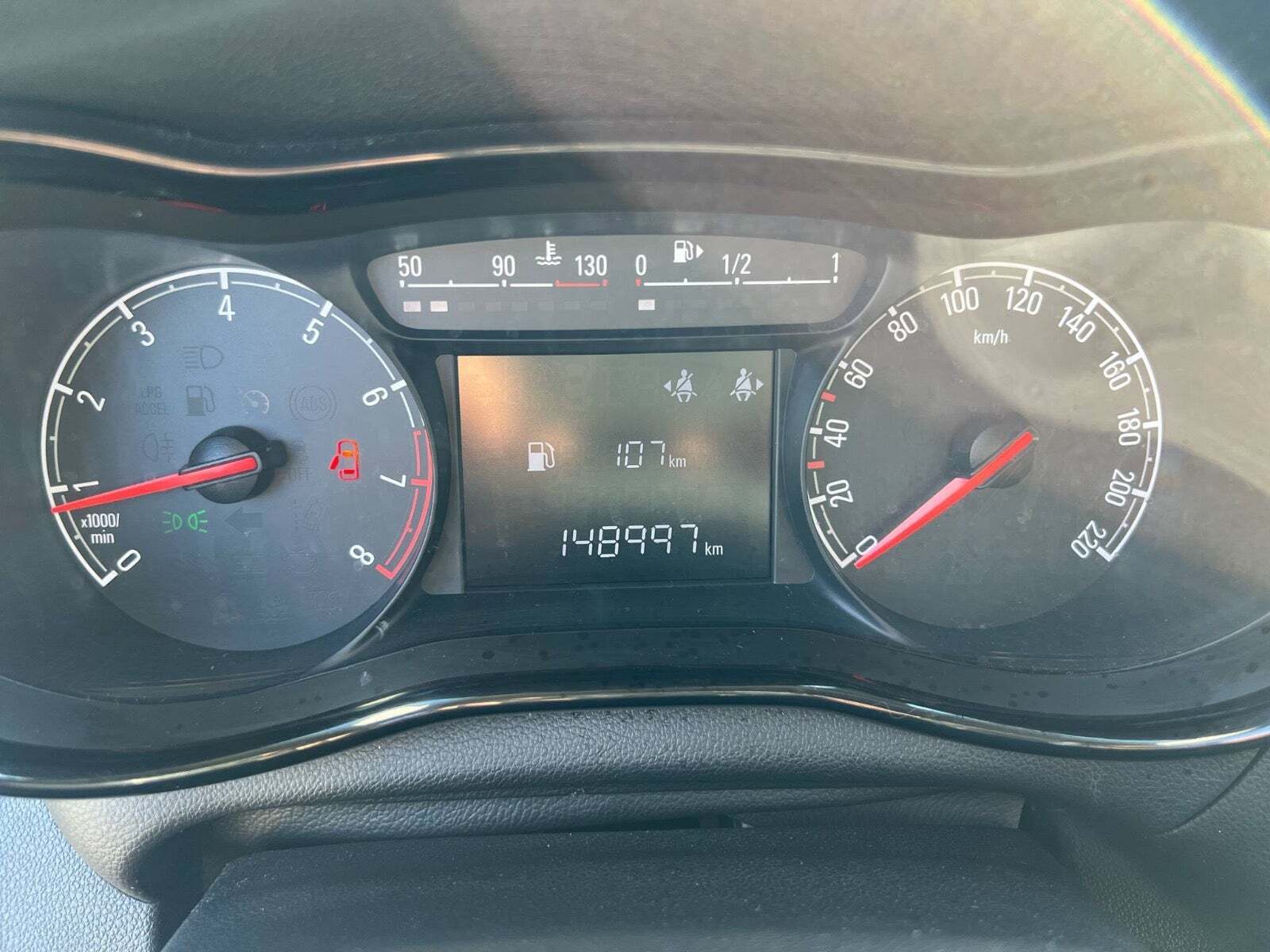 Hvid Opel Karl fra 2016