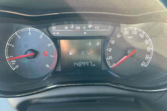 Hvid Opel Karl fra 2016