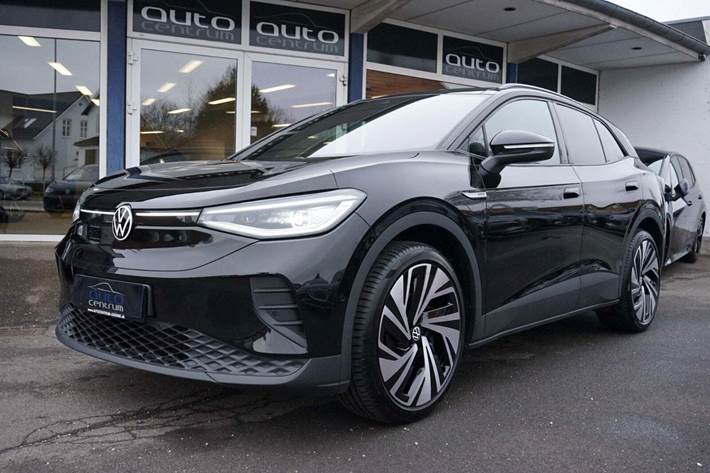 Sort VW ID.4 fra 2024 set udefra