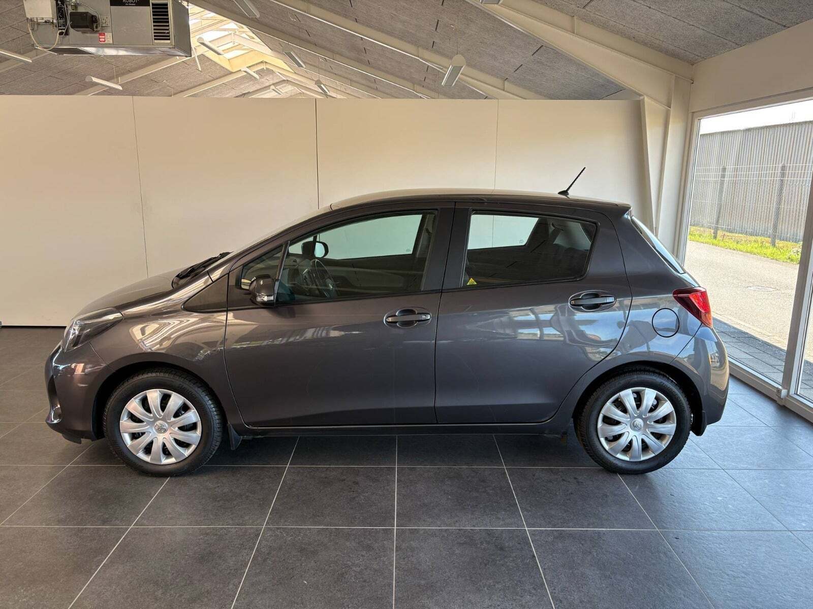 undefined Toyota Yaris fra 2015