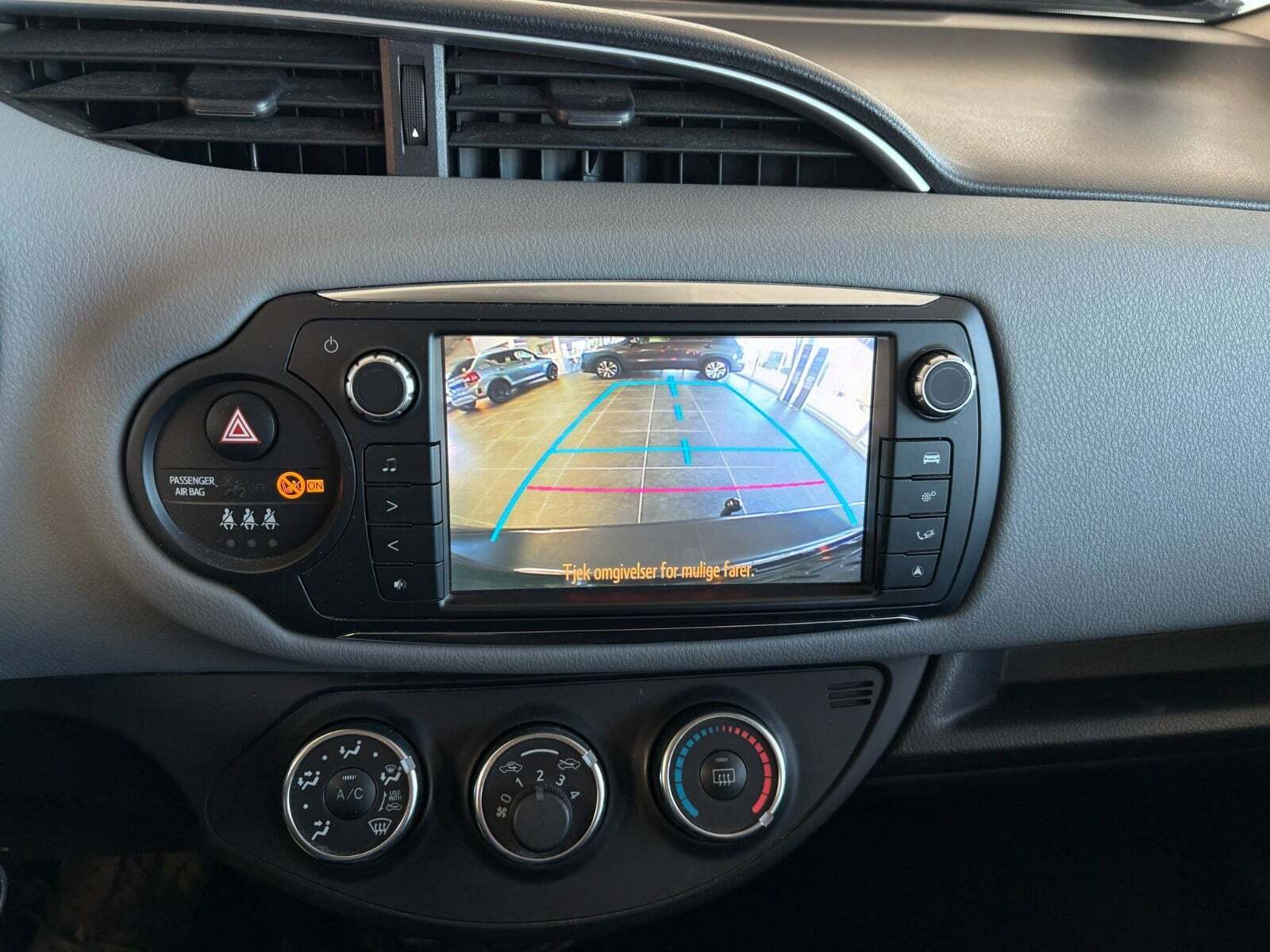 undefined Toyota Yaris fra 2015