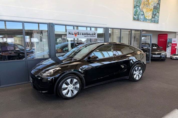 undefined Tesla Model Y fra 2023