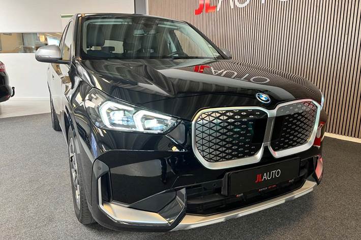 Sort BMW iX1 fra 2024