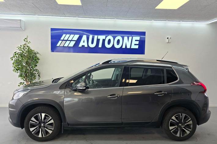 Grå Peugeot 2008 fra 2019