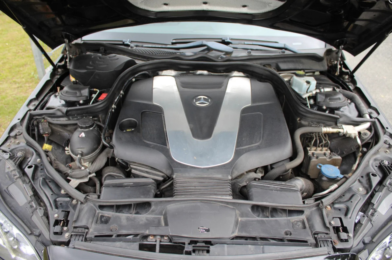 Sort Mercedes E350 fra 2013