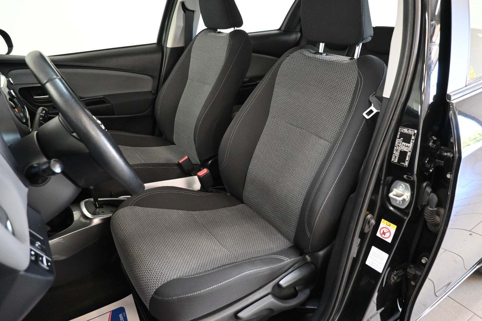 Sort Toyota Yaris fra 2017