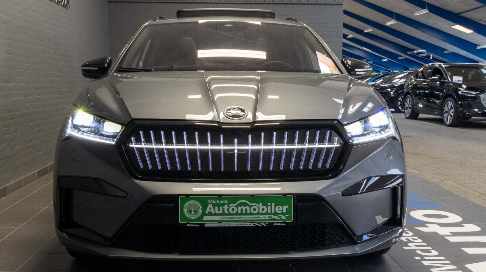 Grå Skoda Enyaq fra 2024
