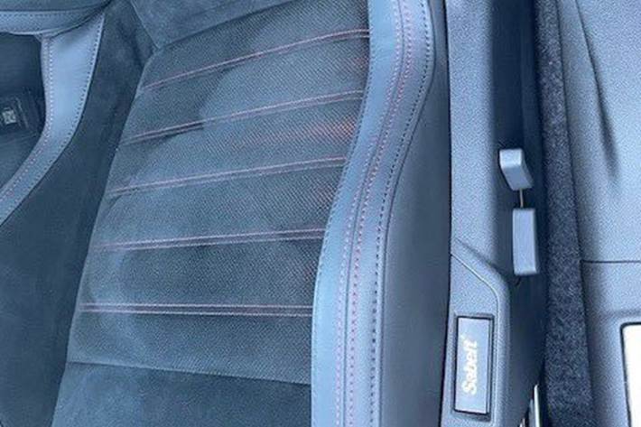 Sort Alfa Romeo Junior fra 2025