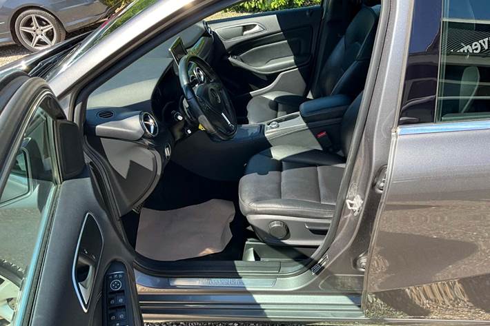 undefined Mercedes B200 fra 2014