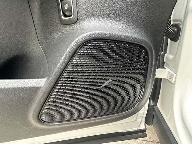 Hvid Mercedes EQB250+ fra 2024