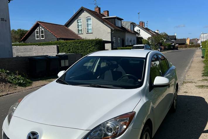 Hvid Mazda 3 fra 2010