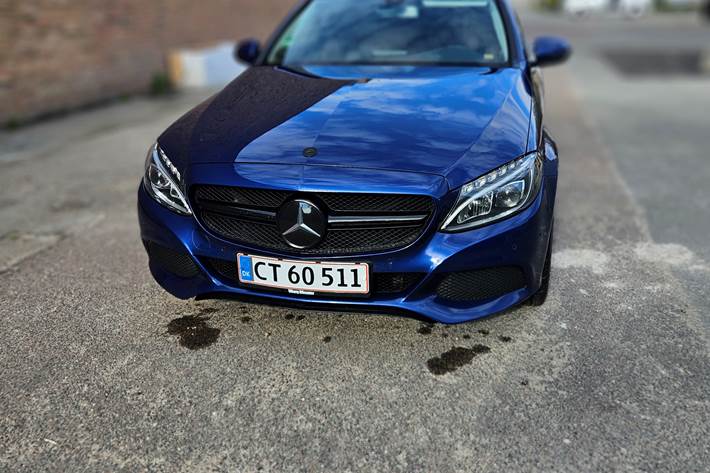 Blå Mercedes C-Klasse fra 2016
