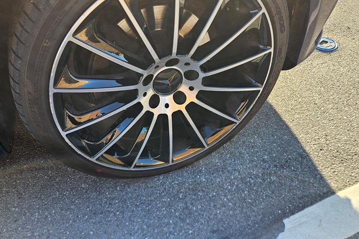 Blå Mercedes C-Klasse fra 2016