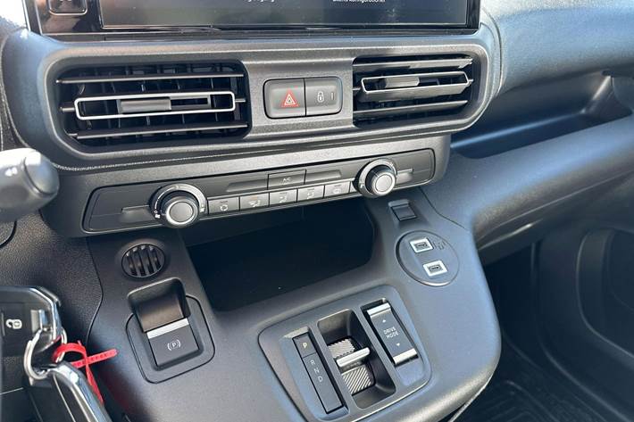 Hvid Toyota Proace City Electric fra 2025