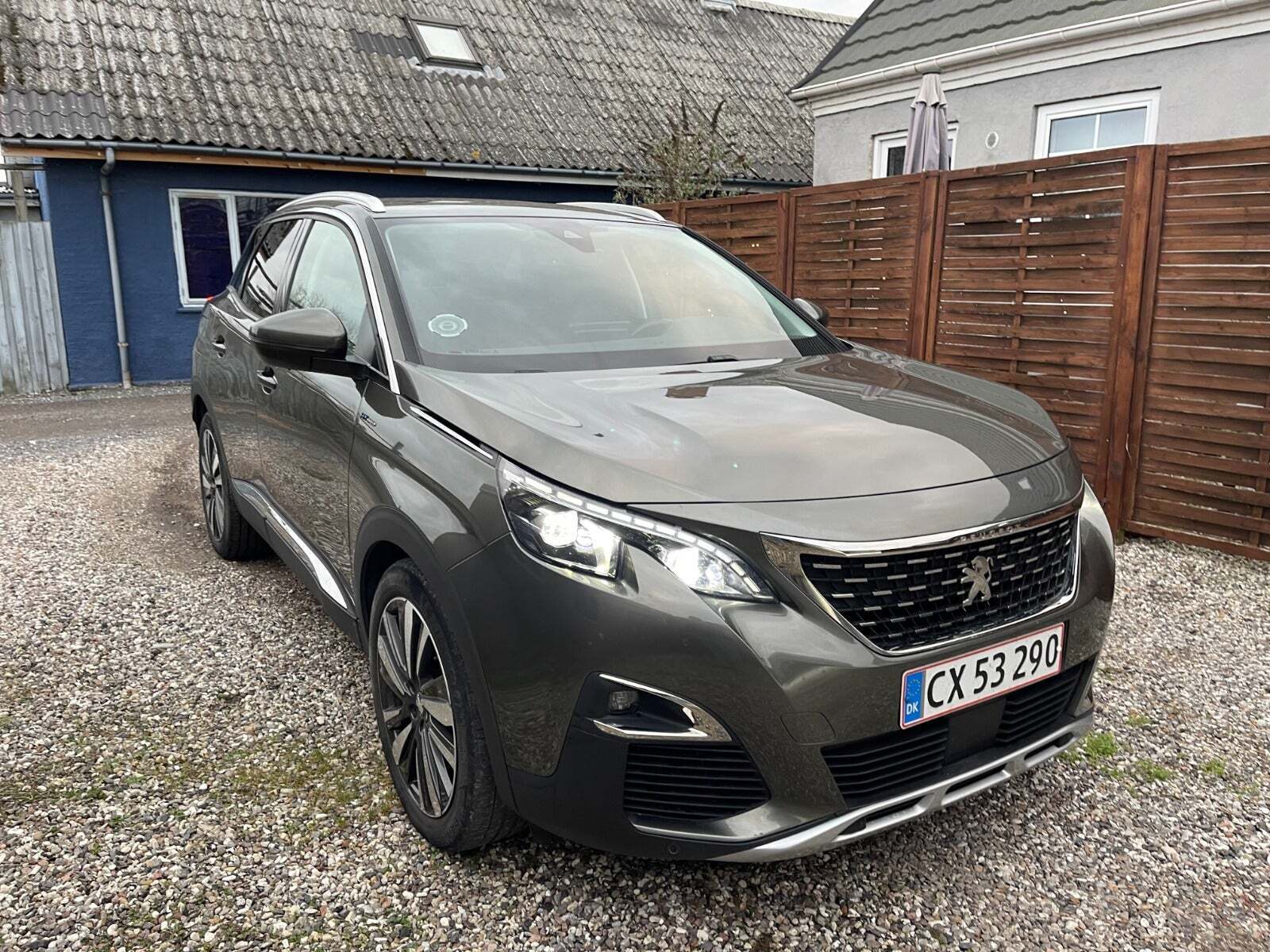 undefined Peugeot 3008 fra 2020 set udefra