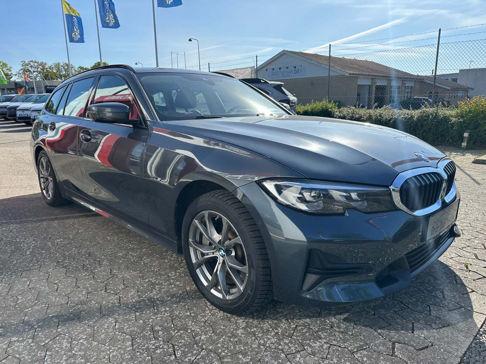 BMW 330e