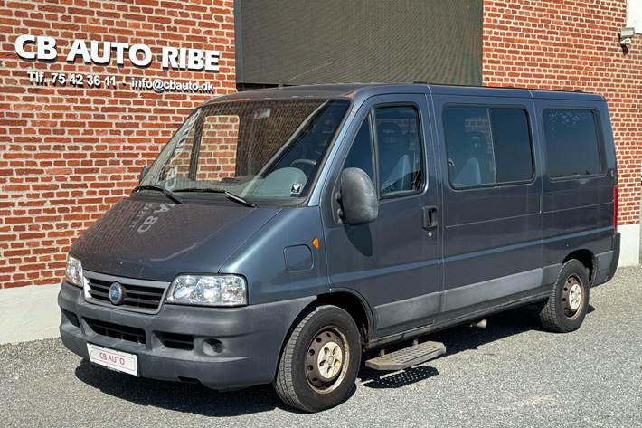 Grå Fiat Ducato fra 2005