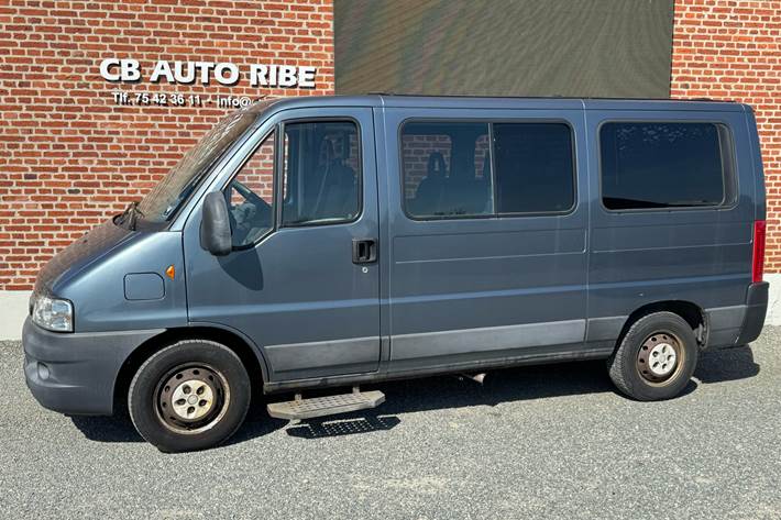 Grå Fiat Ducato fra 2005