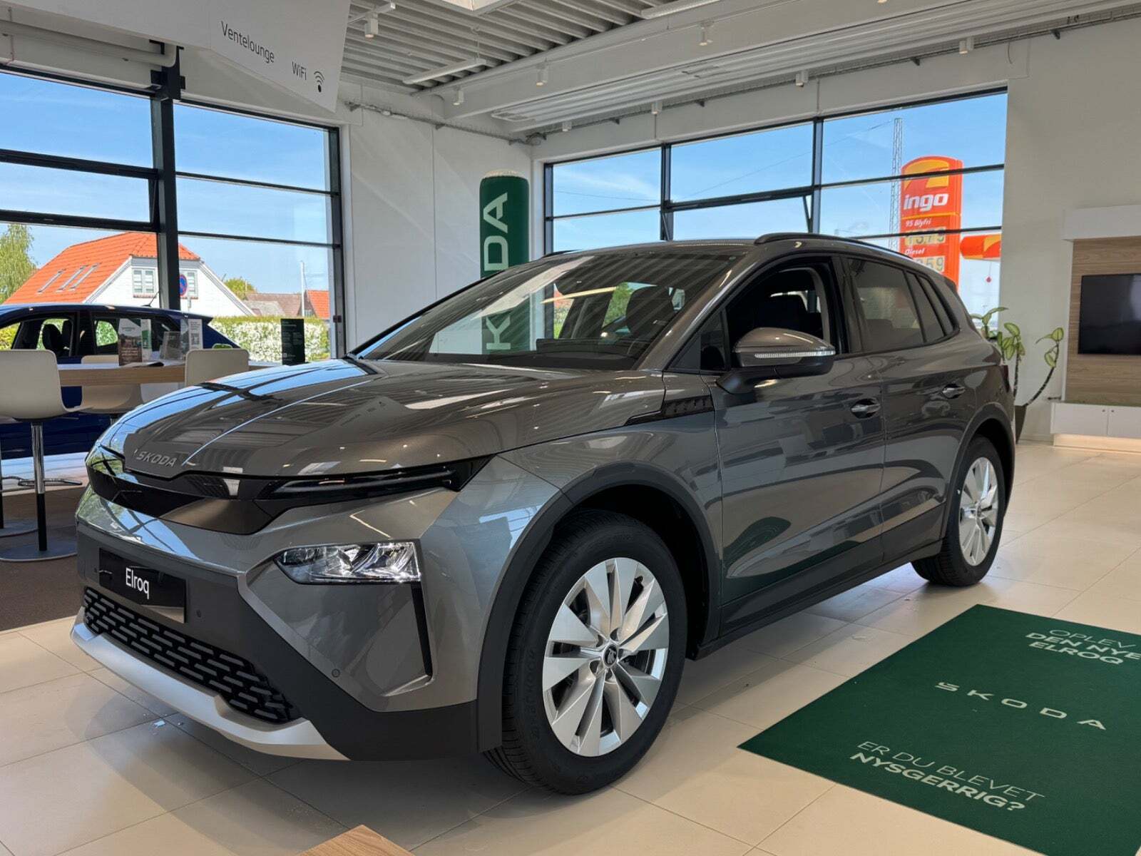 Grå Skoda Elroq fra 2025 set udefra