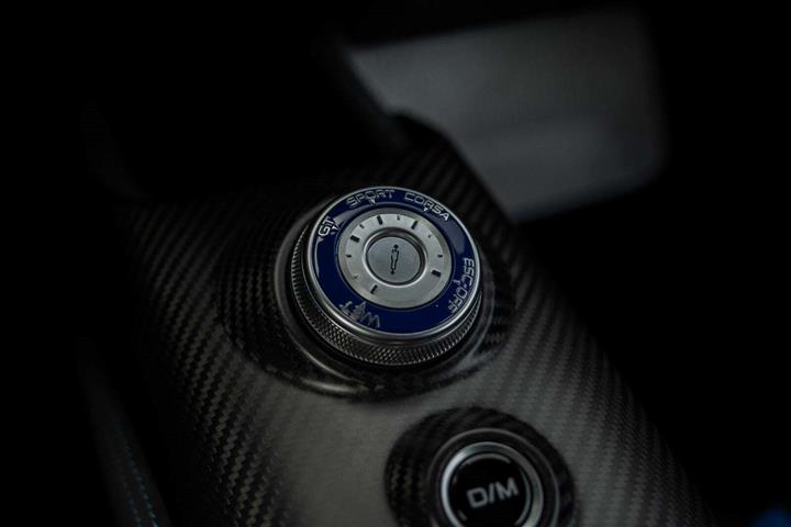 Grå Maserati MC20 fra 2022