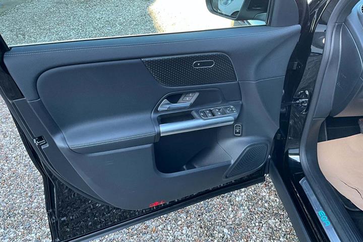 Sort Mercedes EQA250+ fra 2024