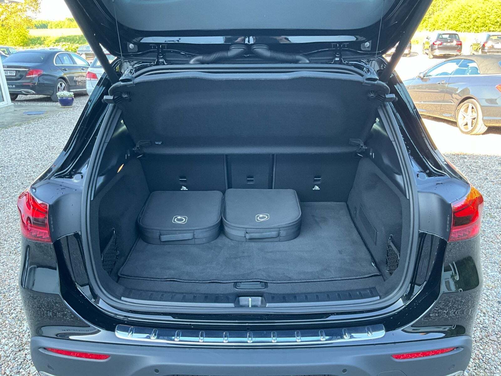 Sort Mercedes EQA250+ fra 2024