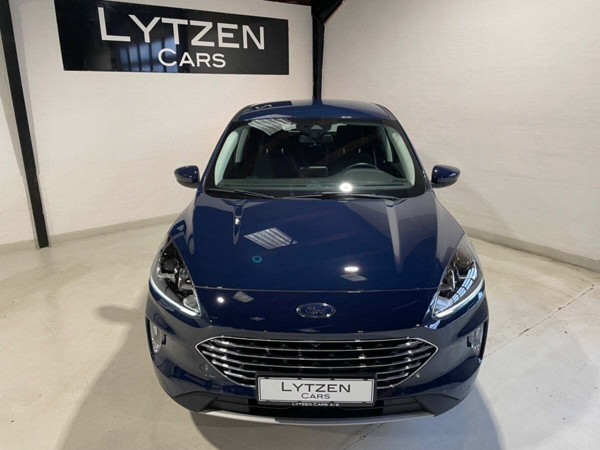 Blå Ford Kuga fra 2020