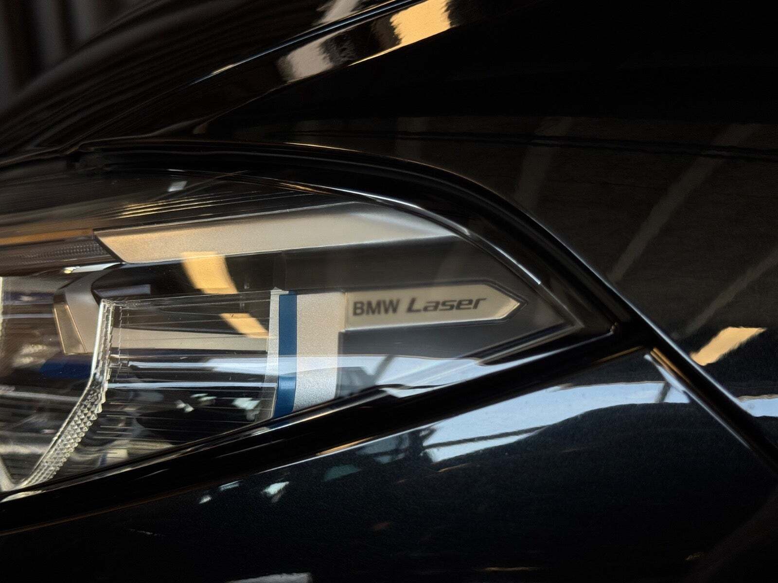 Sort BMW 840d fra 2019 set udefra