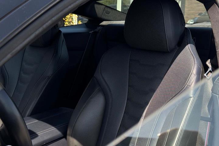 Sort BMW 840d fra 2019 set indefra