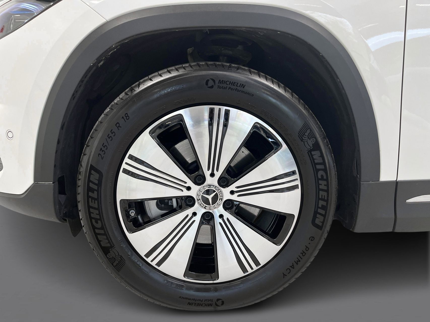 Hvid Mercedes EQA 250+ fra 2024