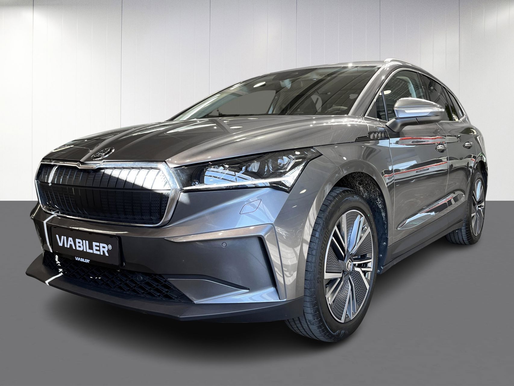 Grå Skoda Enyaq iV fra 2025