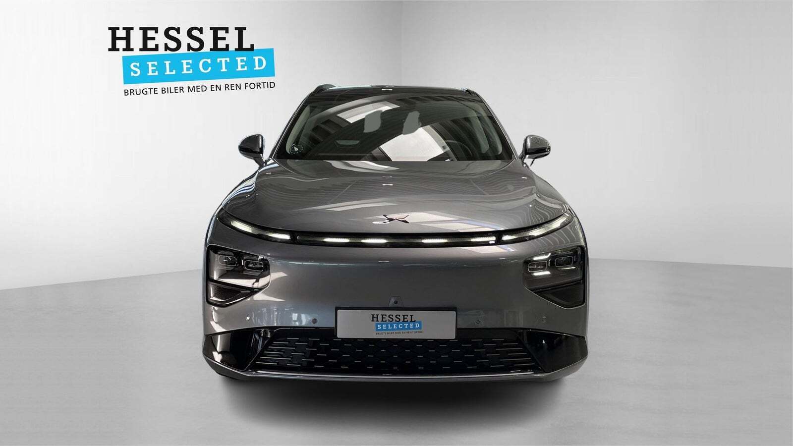 Grå Xpeng G9 fra 2023