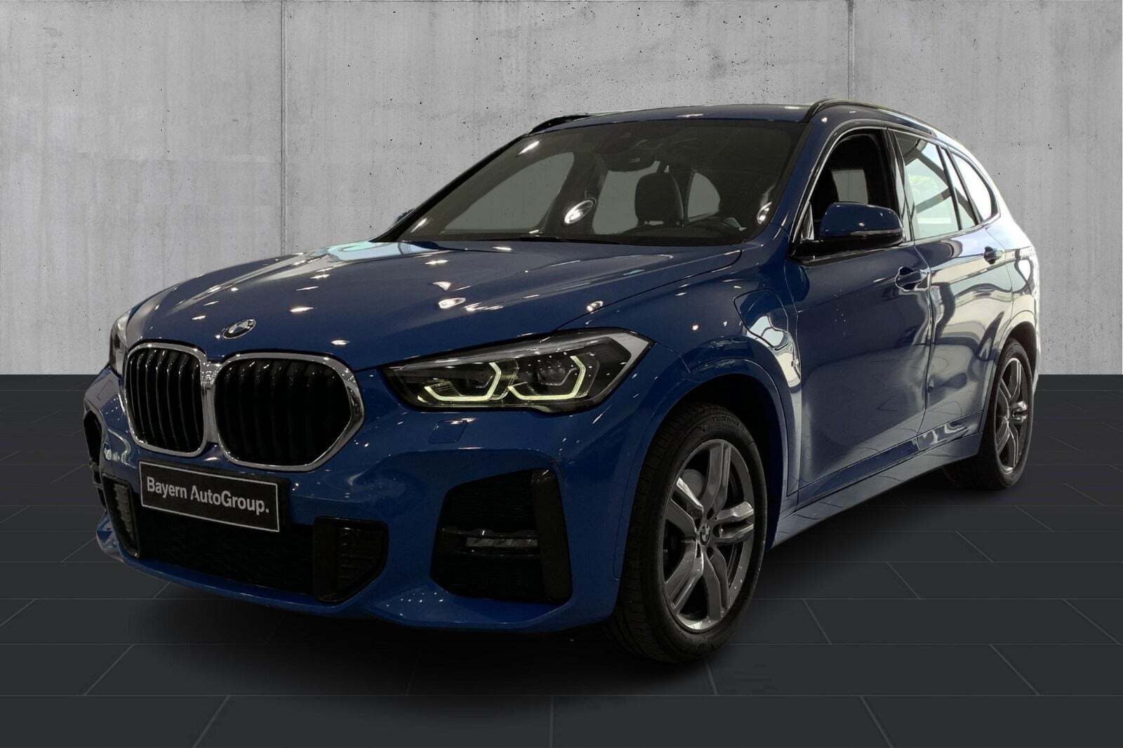 undefined BMW X1 fra 2022 set udefra