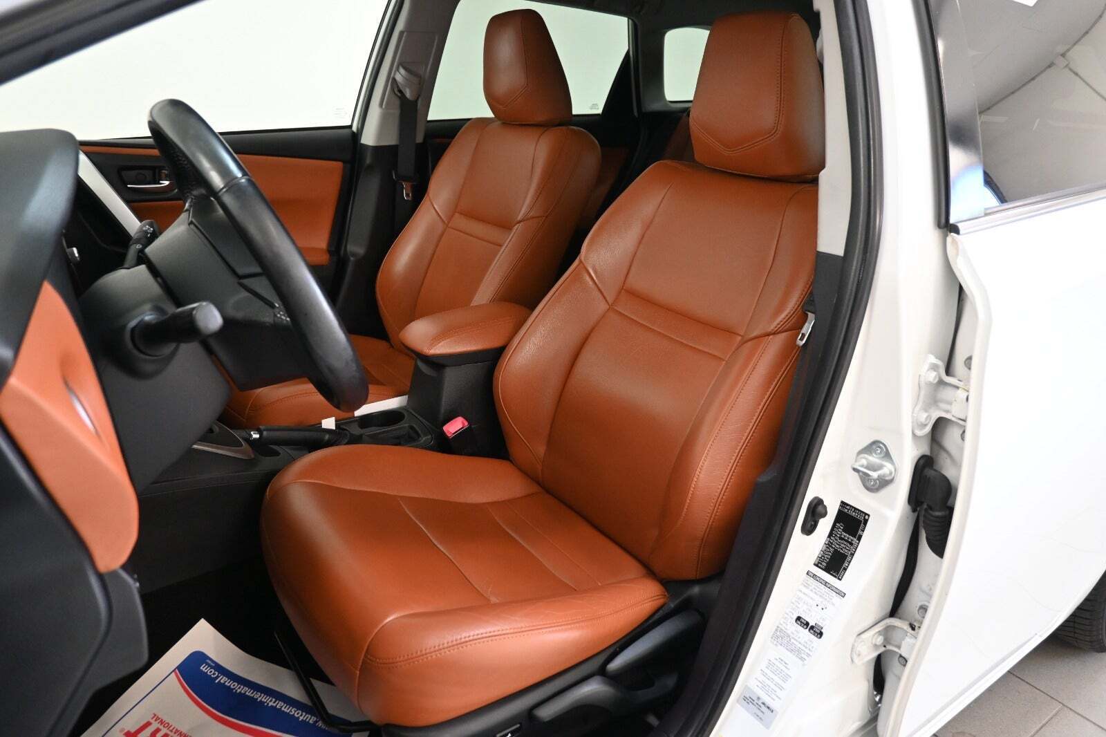 Hvid Toyota Auris fra 2013