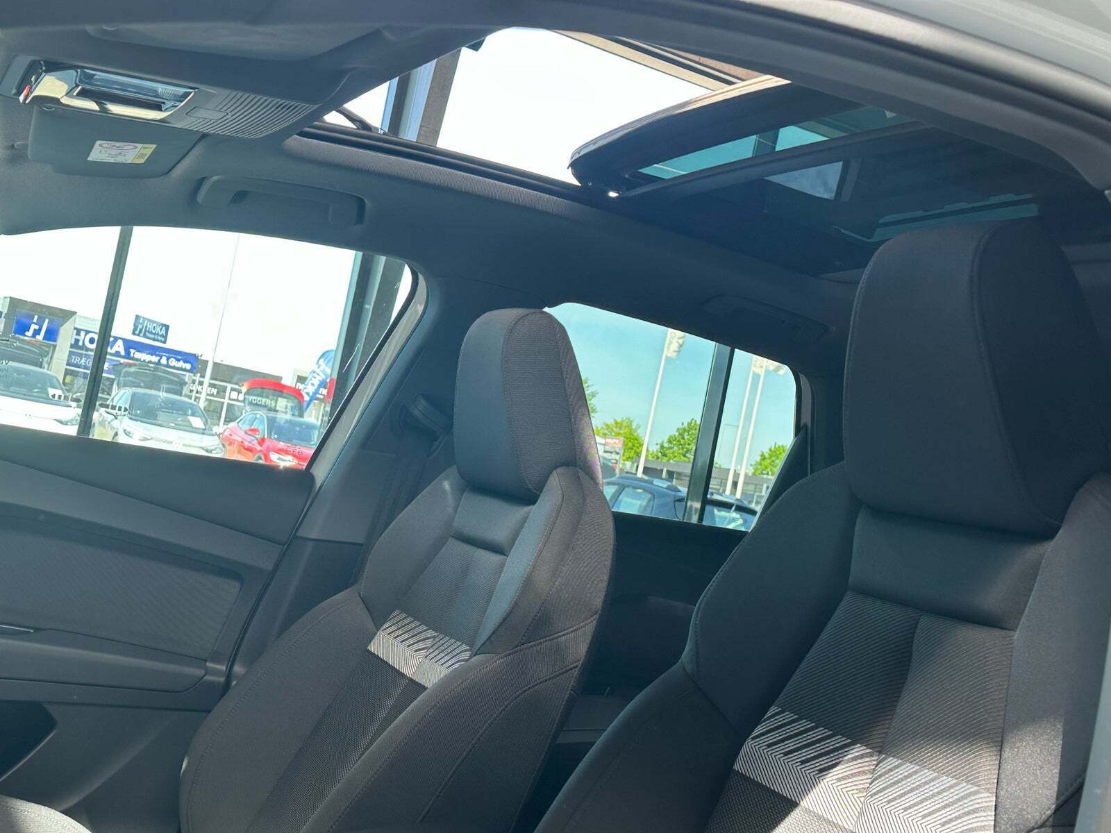 Hvid Audi Q4 e-tron fra 2023