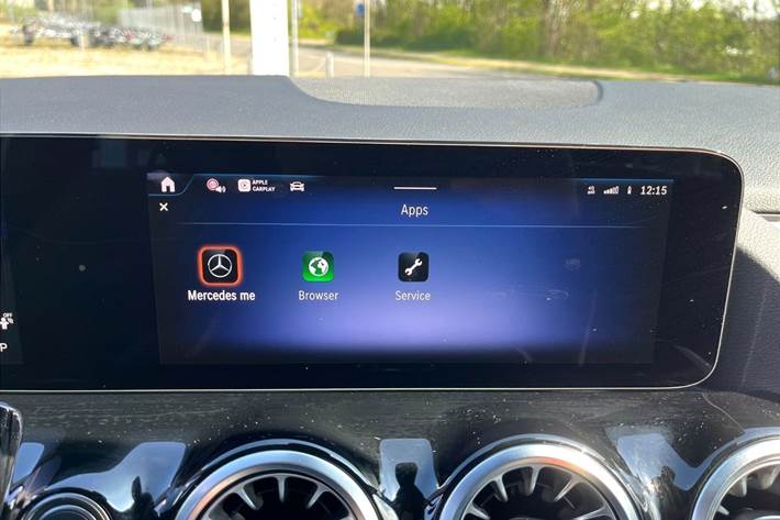 Sort Mercedes EQA 250 fra 2024