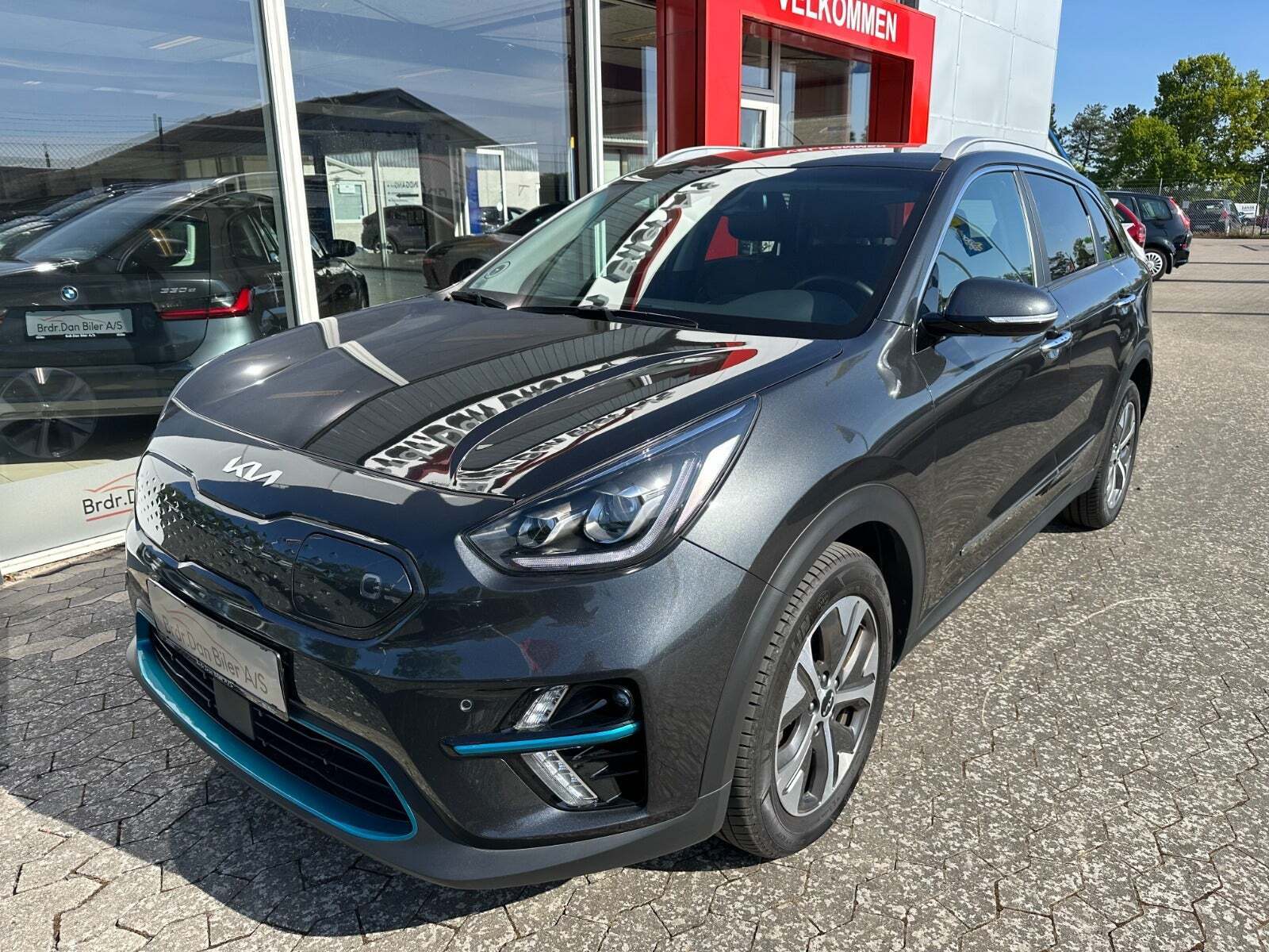 Grå Kia e-Niro fra 2022 set udefra